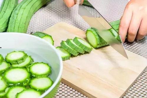 瓜怎么切来煮吃,瓜类食材的多样切割与煮食技巧